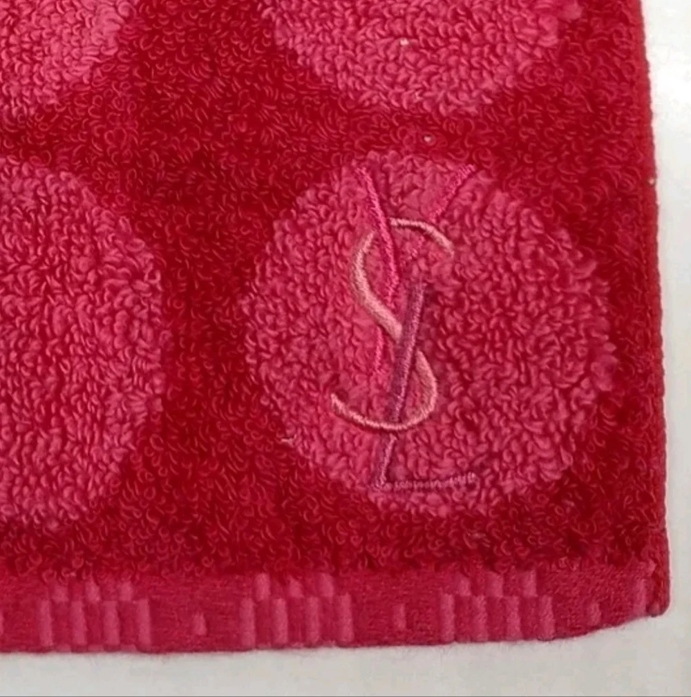 Yves Saint Laurent Pink Polka Dot Wash Cloth NWT